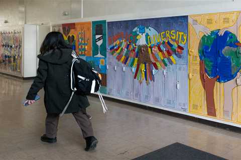 Otra amenaza a la educación en la era de covid: jubilación masiva de maestros latinos