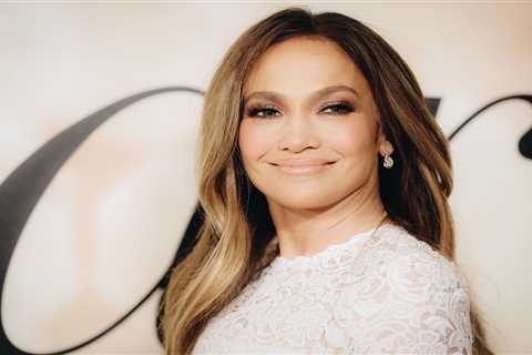 Jennifer Lopez, 52, Looks Unrecognizable In A New, No-Makeup Instagram Vid