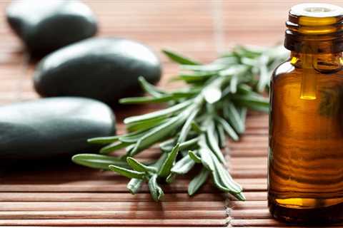 This $8 Essential Oil Fights Skin Aging and Hair Loss