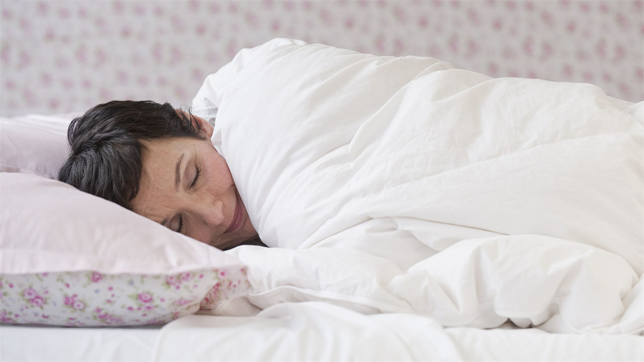 Can't Sleep? Here Are 7 Common Summer Culprits, Plus Their Fixes
