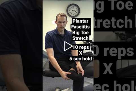 Quick effective stretch for dealing with plantar fasciitis heel pain! #heelpain #plantarfascitis