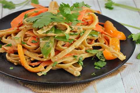 Peanutty Noodles with Veggies
