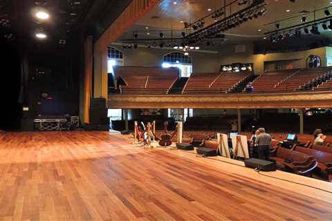 What to Know When Visiting Nashville’s Beloved Ryman Auditorium - The Haze