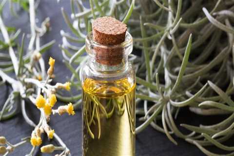 Essential Oils for Acne Scars: A Natural Remedy to Help Diminish Scarring