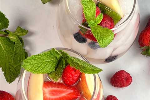 Rosé Sangria with Apple and Berries