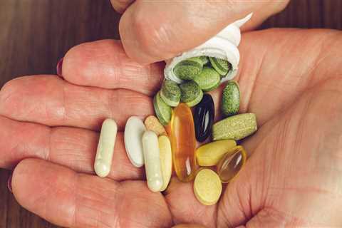 How Long Should You Wait Between Taking Medication and Vitamins? A Guide for Safe Use