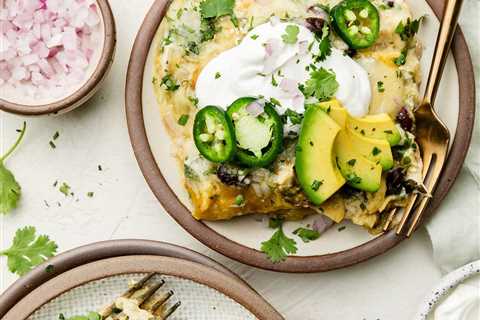 Green Chicken Enchilada Casserole (Healthy)