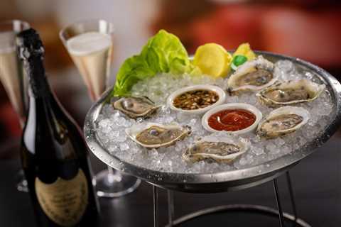 10 Restaurant Chains That Serve the Best Oysters