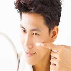 The Benefits of Oil Cleansers for Men's Skincare