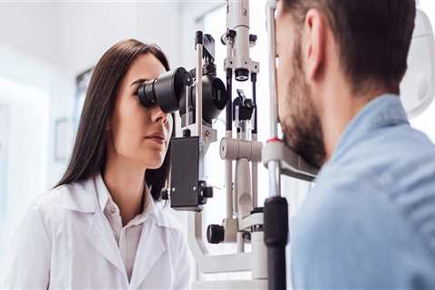What's the Difference Between an Eye Doctor and an Optometrist?
