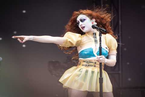 Pop Sensation Chappell Roan Redefines Beauty Norms with Bold Makeup Statement