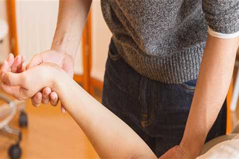 How Therapists in Portland, ME Support Recovery After Visits to a Car Accident Chiropractor