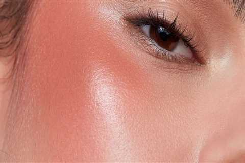 Achieving the Perfect Dewy or Matte Finish in Everyday Makeup Application